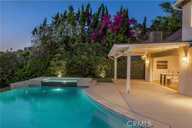 Detail Gallery Image 4 of 59 For 3109 Dona Susana Dr, Studio City,  CA 91604 - 4 Beds | 2 Baths