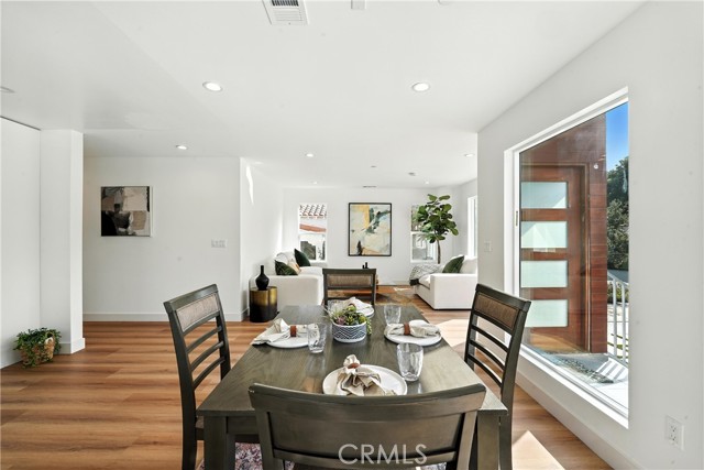 3031 3033 Vineyard Avenue, Los Angeles CA: https://media.crmls.org/medias/8716d6d5-efec-456d-af53-ade83203abcd.jpg