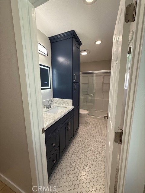 Image 36 of 65 For 824 Dune  