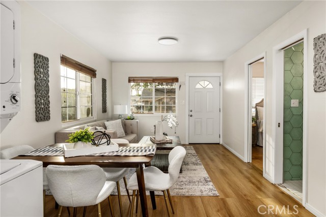 Detail Gallery Image 13 of 26 For 2320 Locust, Long Beach,  CA 90806 - 2 Beds | 1 Baths