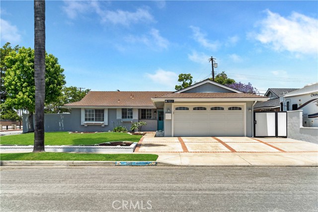 9011 Gettysburg Dr, Huntington Beach, CA 92646