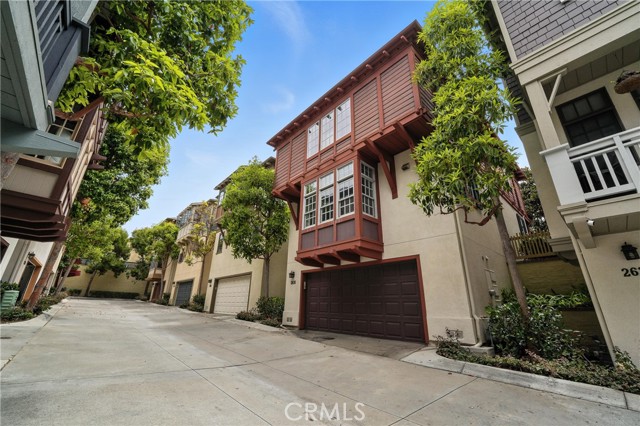 Detail Gallery Image 2 of 54 For 2616 Bungalow Pl, Corona Del Mar,  CA 92625 - 2 Beds | 2/1 Baths