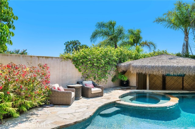 215 S Poinsettia Avenue, Manhattan Beach CA: https://media.crmls.org/medias/8717c55f-8493-44b1-8b4b-eb6b072d2167.jpg