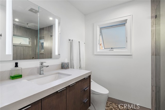 1737 Manhattan Avenue, Hermosa Beach CA: https://media.crmls.org/medias/8717d319-d534-4677-8c6b-ac1382e6dd2f.jpg