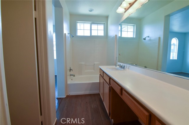 1120 N Solano Privado, Ontario CA: https://media.crmls.org/medias/8718ade6-de41-43b2-9728-ced5a531fb29.jpg