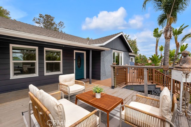 Detail Gallery Image 17 of 29 For 19419 Oxnard St, Tarzana,  CA 91356 - 4 Beds | 4 Baths