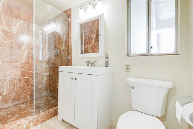 Detail Gallery Image 28 of 64 For 3352 Montrose, La Crescenta,  CA 91214 - 3 Beds | 3 Baths