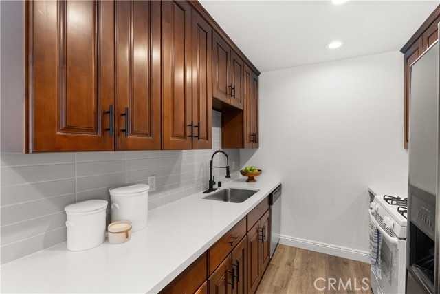 1831 E Appleton Street, Long Beach CA: https://media.crmls.org/medias/87193e8a-50bc-4872-8834-057a18315244.jpg