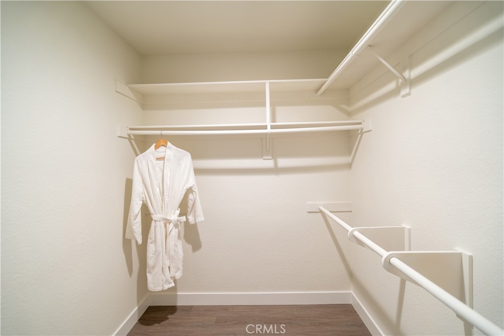 https://media.crmls.org/medias/87196a18-da48-4a9a-886d-006747486de3.jpg?preset=X-Large