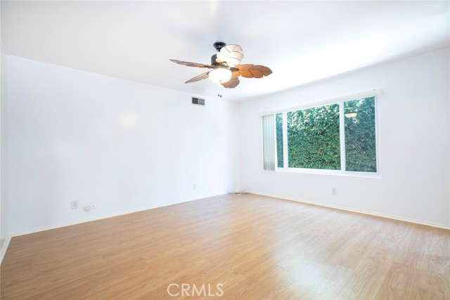 18119 Calvert Street photo 22