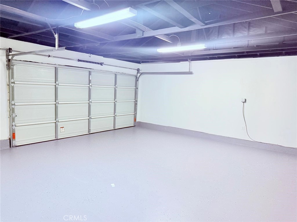 https://media.crmls.org/medias/87199969-c060-408c-b63b-b165616336df.jpg?preset=X-Large