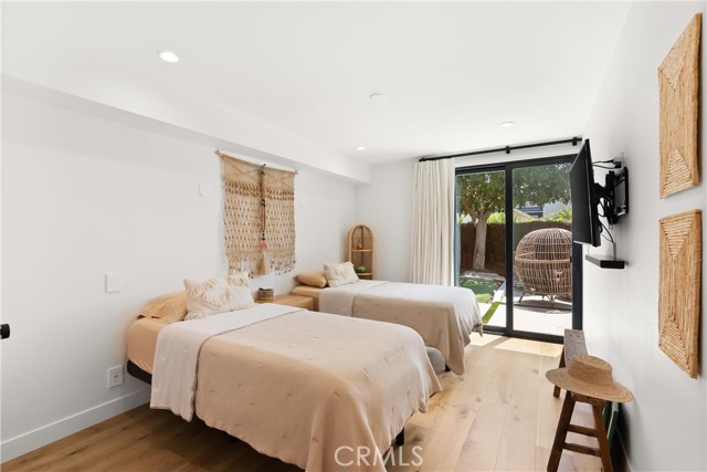 20 Whistling Isle, Irvine CA: https://media.crmls.org/medias/8719fe95-04a0-4050-9ddf-f17430753e9f.jpg