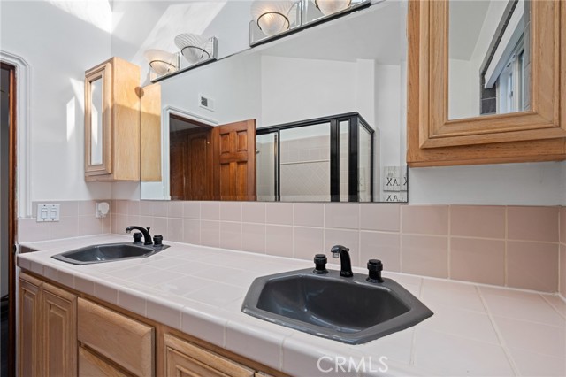 Detail Gallery Image 33 of 42 For 208 Marine Ave, Manhattan Beach,  CA 90266 - 3 Beds | 2 Baths
