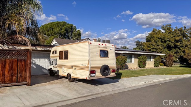 Detail Gallery Image 5 of 42 For 201 Oleander, Bakersfield,  CA 93304 - 4 Beds | 2 Baths