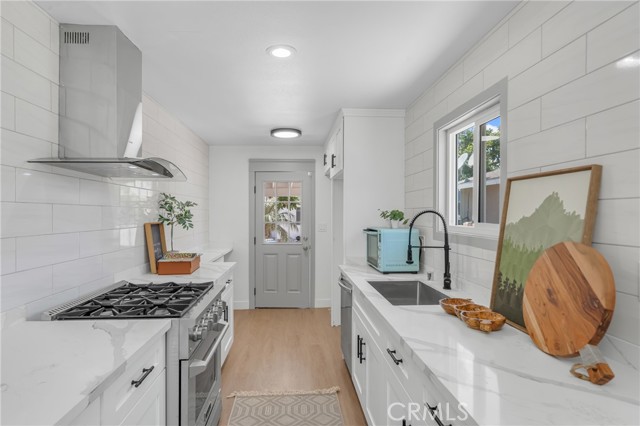 314 N Jackson Street, Santa Ana CA: https://media.crmls.org/medias/871c018e-99bb-4537-b036-24e1f3a59809.jpg