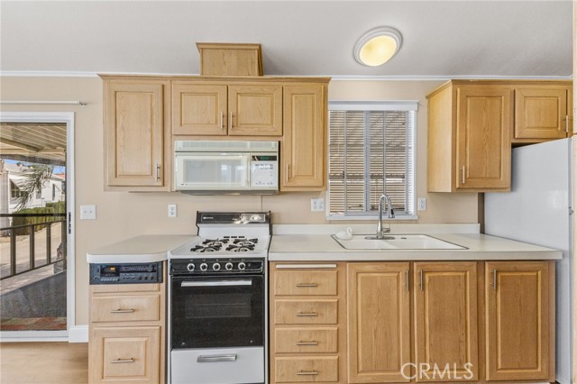 Detail Gallery Image 29 of 66 For 1295 S Cawston Ave #433,  Riverside,  CA 92545 - 1 Beds | 1 Baths