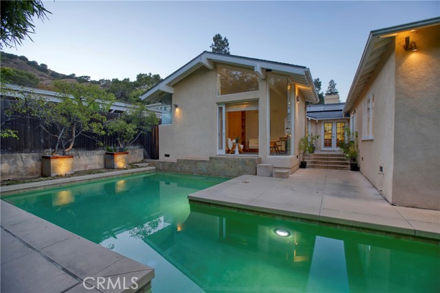 Detail Gallery Image 28 of 35 For 1624 Santa Barbara Ave, Glendale,  CA 91208 - 4 Beds | 3 Baths