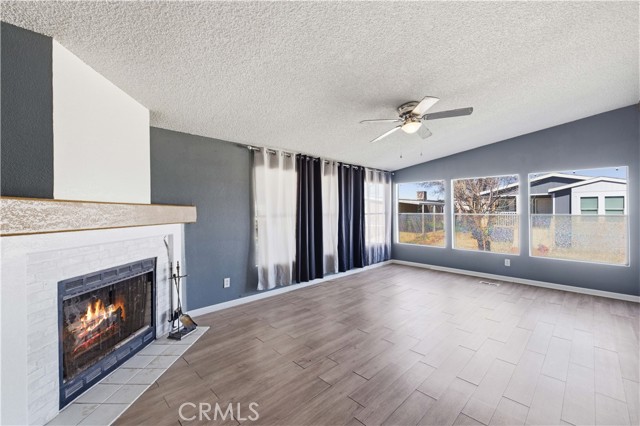 Detail Gallery Image 3 of 19 For 2016 Sonja #78,  Rosamond,  CA 93560 - 4 Beds | 2 Baths