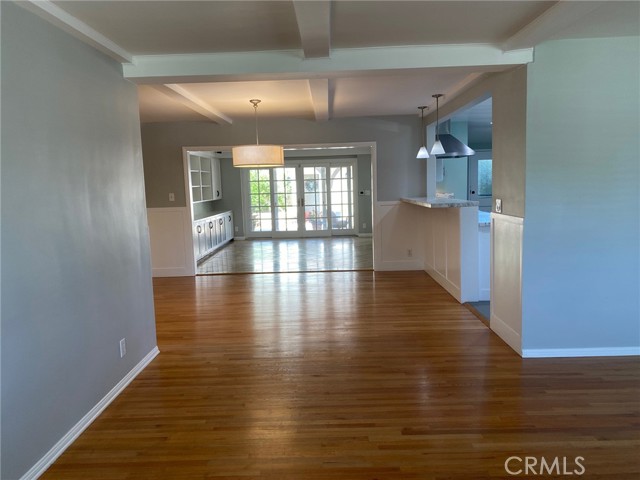 4125 Bakman Avenue, Studio City CA: https://media.crmls.org/medias/871d6eb4-bb48-464a-a5a1-c9cabdfdad15.jpg