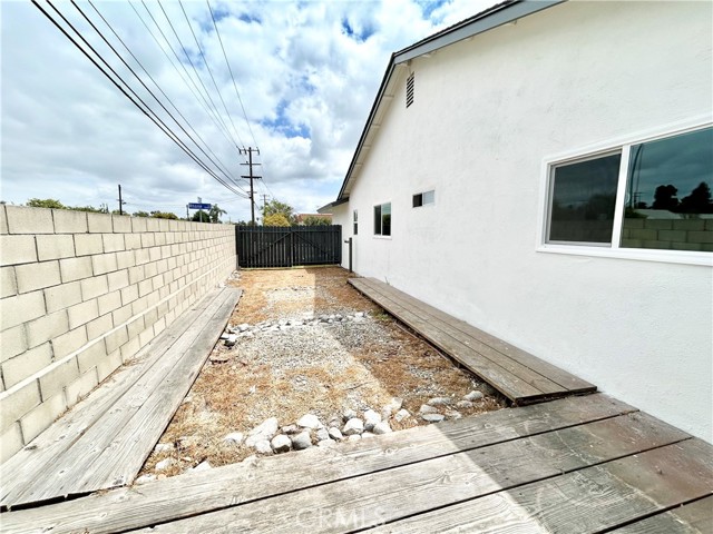 Detail Gallery Image 23 of 23 For 16501 Rhone Ln, Huntington Beach,  CA 92647 - 4 Beds | 2 Baths