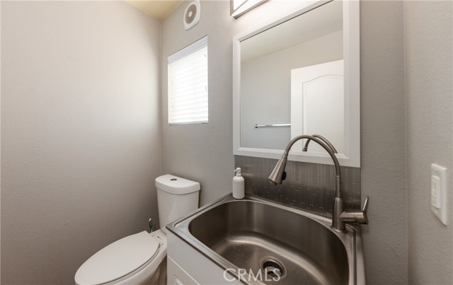 Detail Gallery Image 18 of 38 For 13020 Banning, Victorville,  CA 92392 - 5 Beds | 3/1 Baths