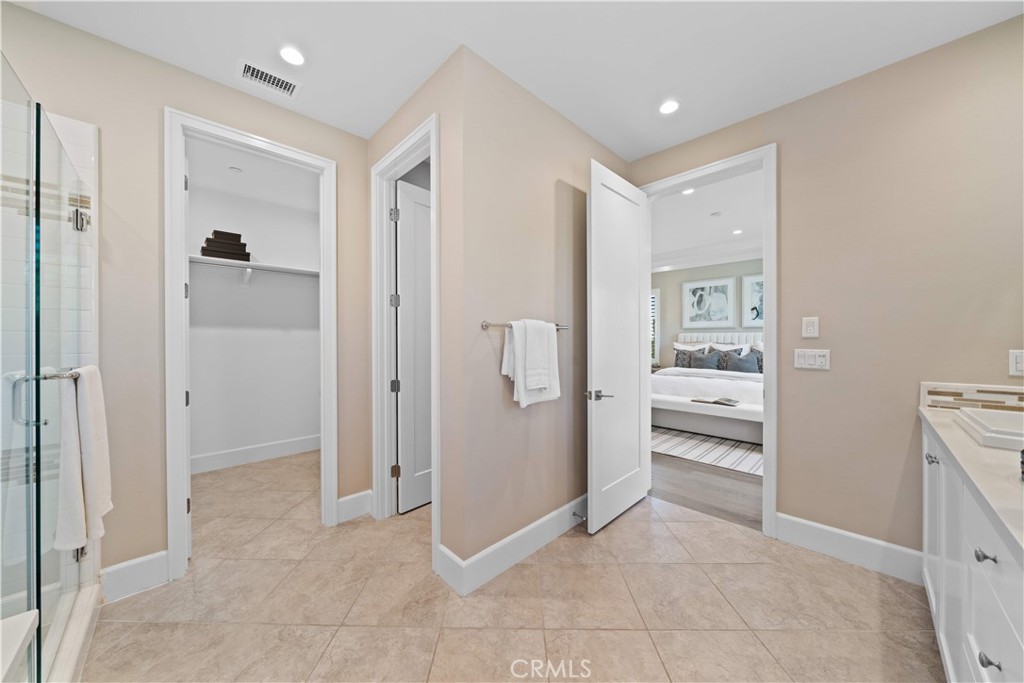 MLS #OC25185662 img 36