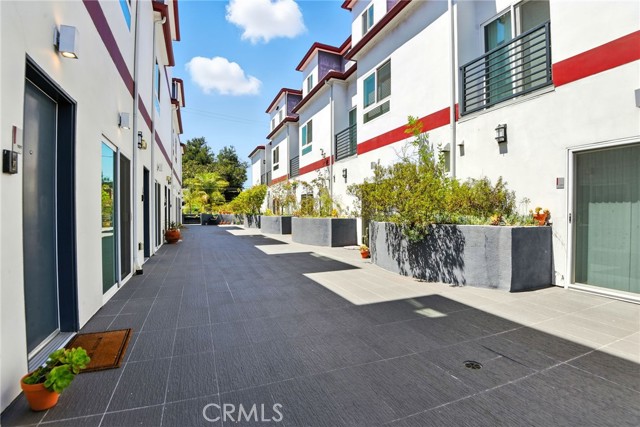 Detail Gallery Image 4 of 31 For 4461 Tujunga Ave #101,  Studio City,  CA 91602 - 3 Beds | 3 Baths