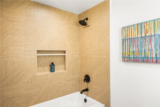 9802 Effingham Drive, Huntington Beach CA: https://media.crmls.org/medias/872017fb-504e-43ac-822a-7b96d952595a.jpg