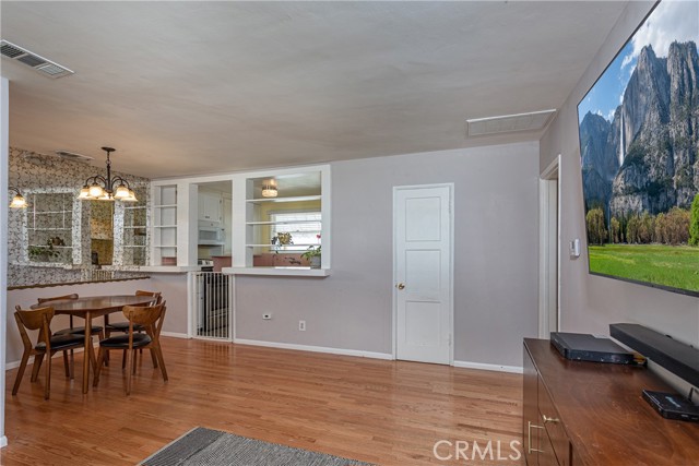 6851 Lubao Avenue, Winnetka CA: https://media.crmls.org/medias/87202074-f5a2-4b04-bf0b-582a9bf9725c.jpg