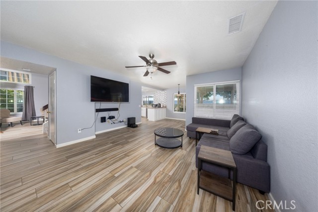 Detail Gallery Image 20 of 56 For 39749 Almansa Ct, Murrieta,  CA 92562 - 4 Beds | 2/1 Baths