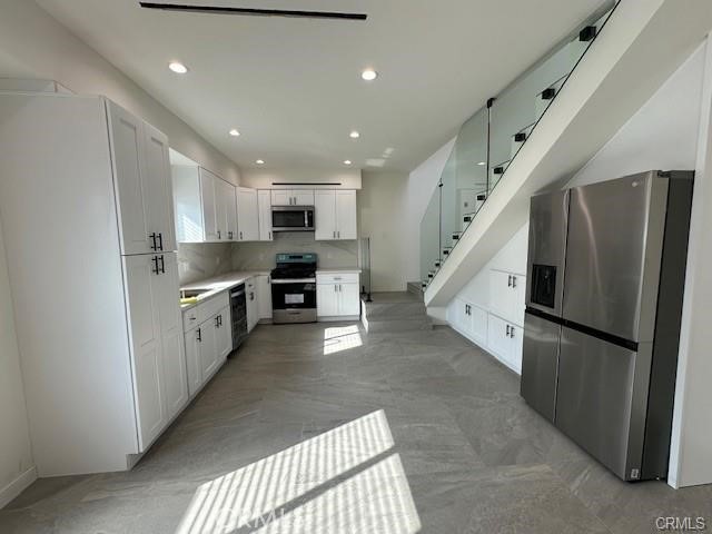 Detail Gallery Image 4 of 25 For 18453 W Tribune, Porter Ranch,  CA 91326 - 3 Beds | 2/1 Baths