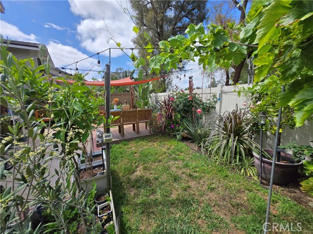 5 Carriage Hill Lane, Laguna Hills CA: https://media.crmls.org/medias/87208f01-5e79-4620-a898-32c22a411594.jpg