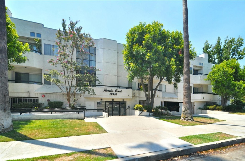 14914 Hamlin Street #105