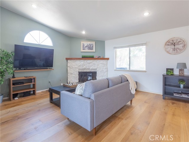 Detail Gallery Image 6 of 16 For 7535 Sultana Avenue, Fontana,  CA 92336 - 3 Beds | 2 Baths