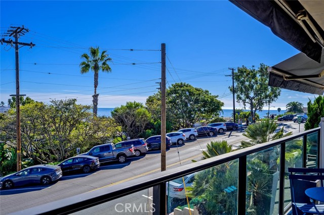 174 Cliff Drive, Laguna Beach CA: https://media.crmls.org/medias/87226f7c-d46f-419f-b250-10900b8207e2.jpg