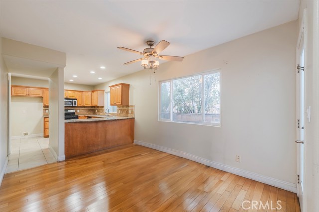 Detail Gallery Image 8 of 41 For 4445 W 163rd St., Lawndale,  CA 90260 - 4 Beds | 3/1 Baths