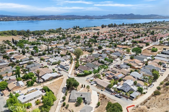 33325 Fairview Street, Lake Elsinore CA: https://media.crmls.org/medias/8723001b-caf5-4af2-a877-b94124ab1377.jpg