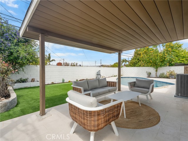 Detail Gallery Image 33 of 39 For 724 S Sail St, Santa Ana,  CA 92704 - 4 Beds | 3/1 Baths
