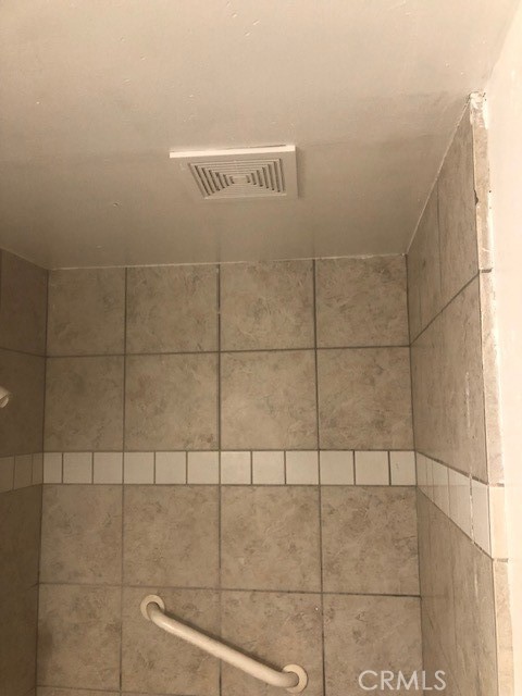 https://media.crmls.org/medias/87235ab5-650f-4e05-b1ff-813761486902.jpg?preset=X-Large