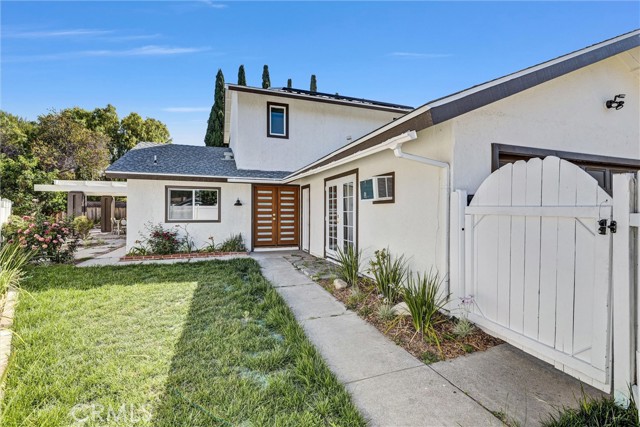 23881 Gates Street, Lake Forest CA: https://media.crmls.org/medias/87238001-4410-42f4-9b90-a4ab738c23cf.jpg