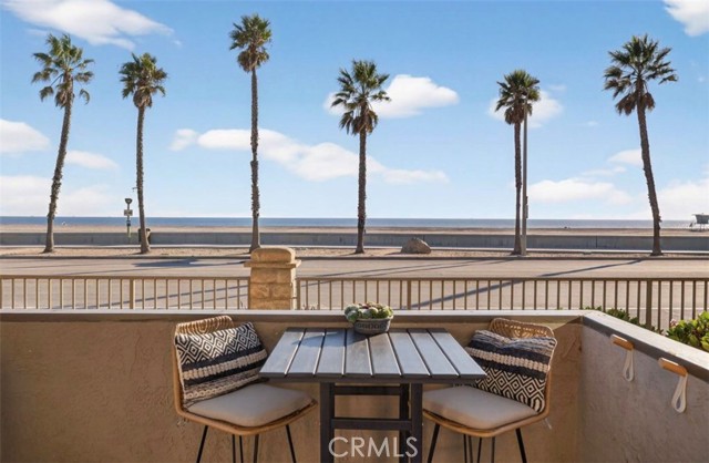 Detail Gallery Image 6 of 26 For 218 E Surfside, Port Hueneme,  CA 93041 - 3 Beds | 2 Baths