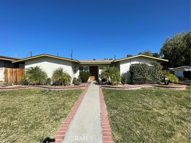 13140 Springford Drive, La Mirada CA: https://media.crmls.org/medias/87246474-05ec-48a4-b7c8-d1f29a9f51a7.jpg