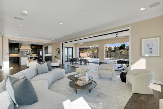 Detail Gallery Image 10 of 61 For 20120 W Jubilee, Porter Ranch,  CA 91326 - 5 Beds | 5/1 Baths