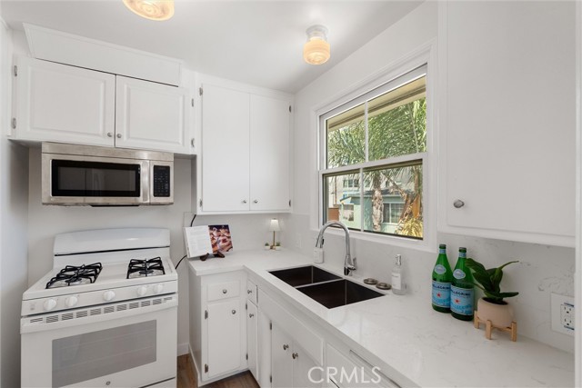 Detail Gallery Image 7 of 18 For 102 Lime Ave #7,  Long Beach,  CA 90802 - 1 Beds | 1 Baths