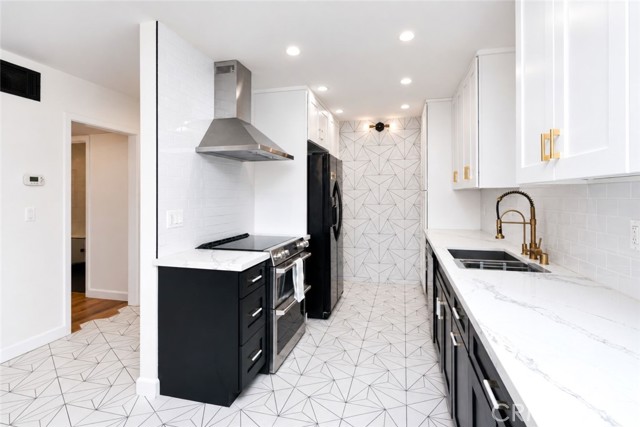 12720 Burbank, 305 photo 8