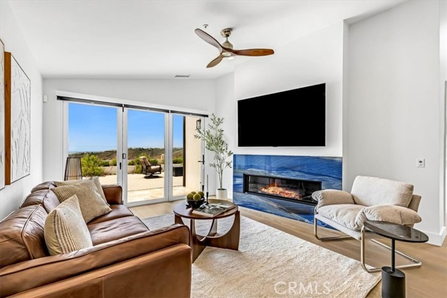 15 Segovia, San Clemente CA: https://media.crmls.org/medias/872643b3-1f0e-4ad3-8920-6001efd29d5c.jpg