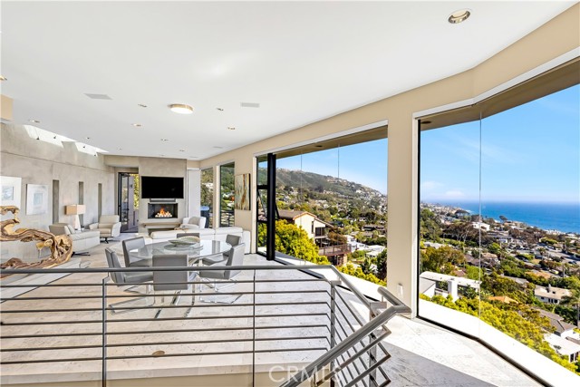 Detail Gallery Image 14 of 61 For 31411 Ceanothus Dr, Laguna Beach,  CA 92651 - 3 Beds | 2/1 Baths