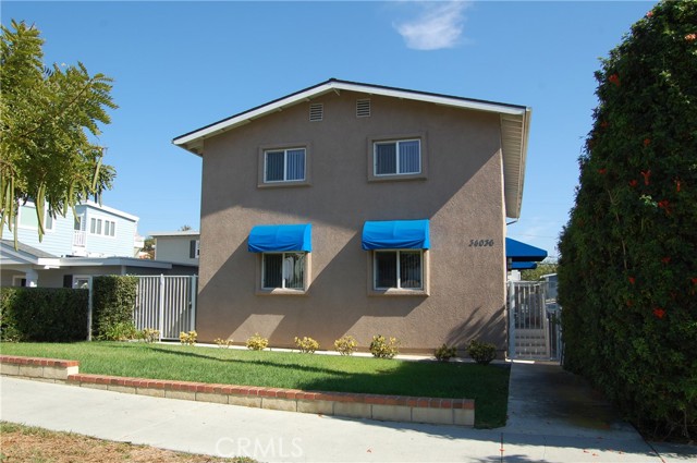 34036 Amber Lantern Street B Dana Point, California Prime location!! Two story...no one above or below! Awesome Two bedroom one & half bath unit in Lantern District of Dana Point! Kitchen has gas stove/range and refrigerator with extra side buffet. Full size washer and dryer in unit, upgraded bathroom vanities, cupboards,& light fixtures. Includes private 1 car garage plus driveway space. Close to restaurants, harbor and shopping!