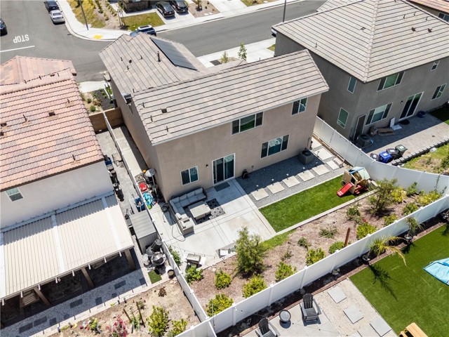Detail Gallery Image 7 of 36 For 554 Cumberland Rd, Rialto,  CA 92377 - 4 Beds | 3 Baths