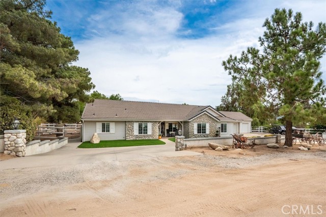 Detail Gallery Image 3 of 66 For 33314 Pewter Rd, Agua Dulce,  CA 91390 - 4 Beds | 2 Baths